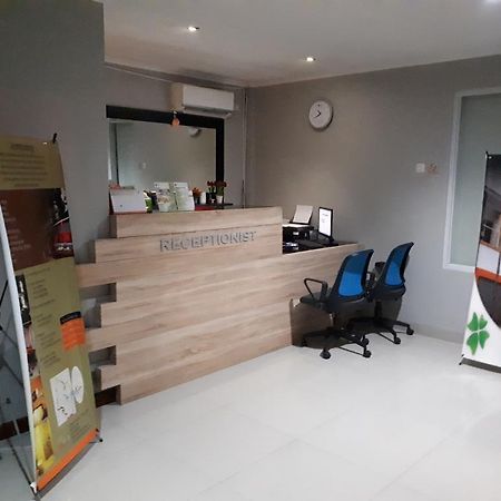 Melody Guest House Cilegon Exterior photo